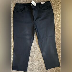 Chico's So Slimming Black Crop Pants NWT